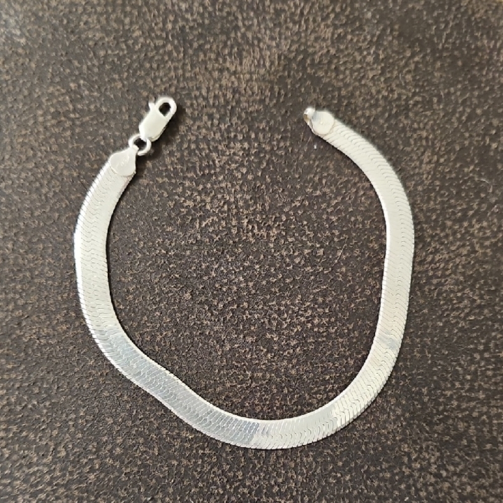Elegant Silver Bracelet